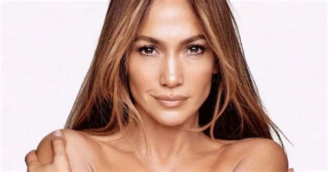 jlo tits|Jennifer Lopez, 53, strips completely naked and looks more。